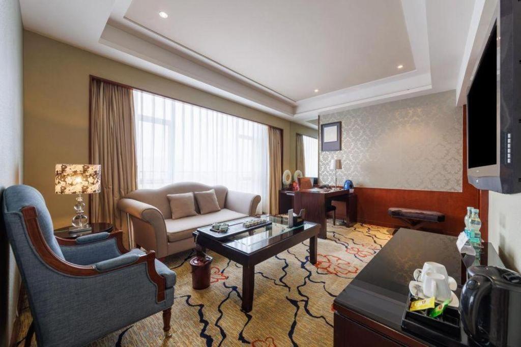 Eurasia International Hotel Dongguan  Zewnętrze zdjęcie